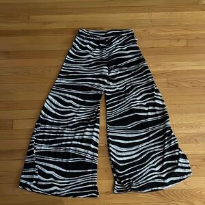 Zebra print flowy summer pants. Great for the beach!
